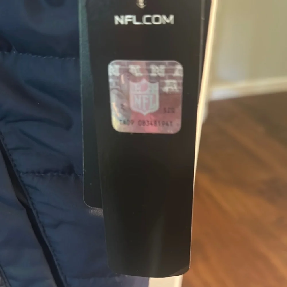 Chicago Bears Navy and Orange Puffer Vest - Picture 2 of 15